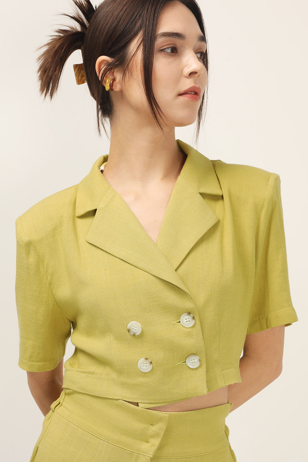 storets.com Blaire Linen Cropped Jacket