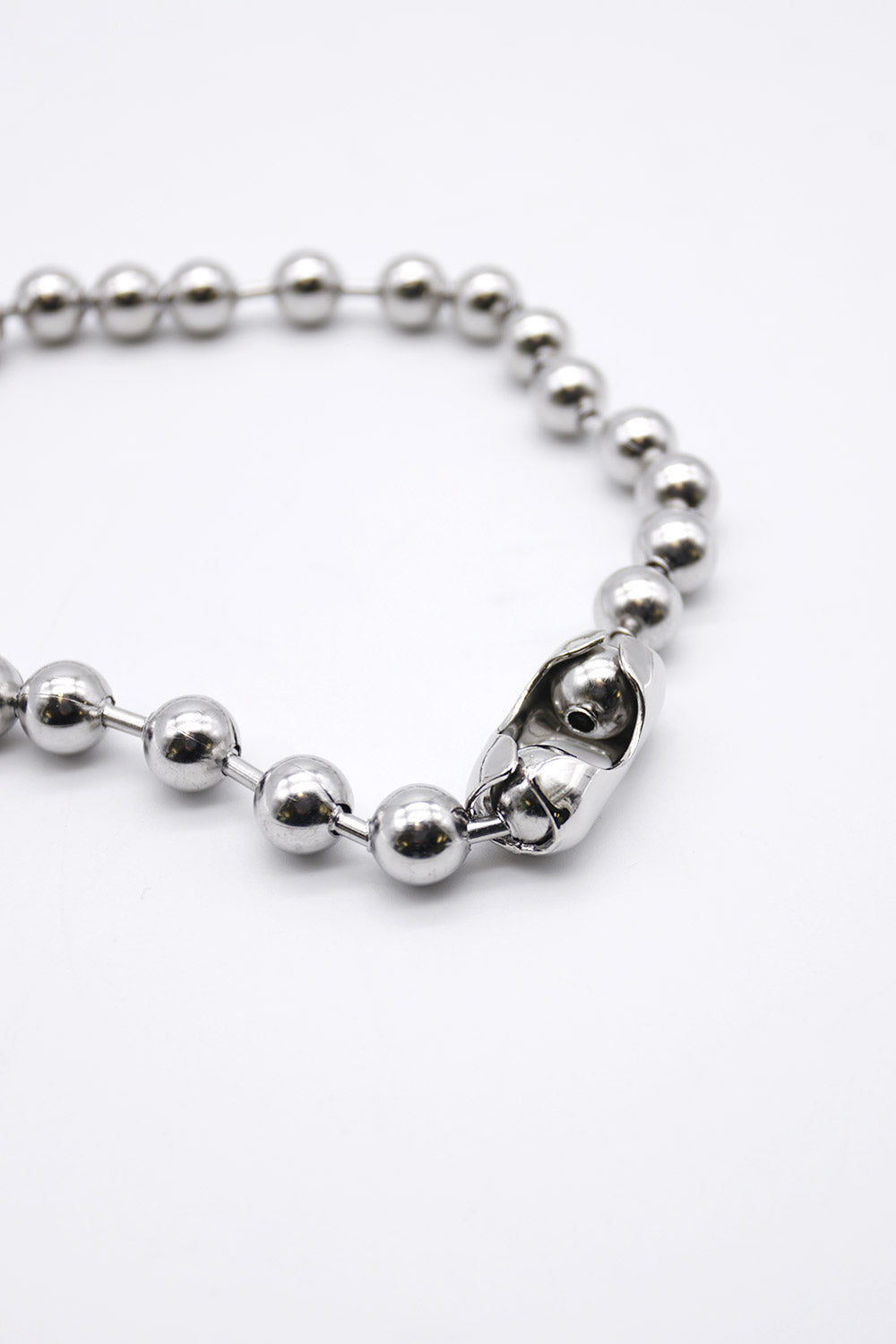 storets.com Lorena Bold Ball Chain Necklace