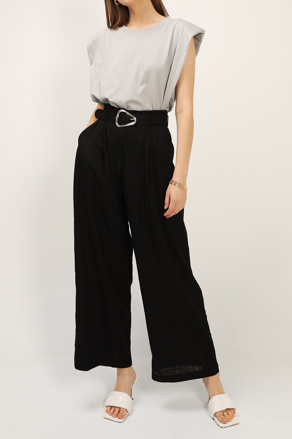 storets.com Elena Padded Shoulder T-shirt