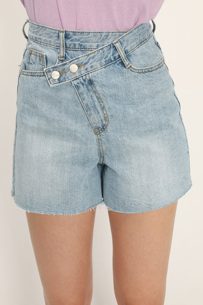 storets.com River Wrap Button Denim Shorts
