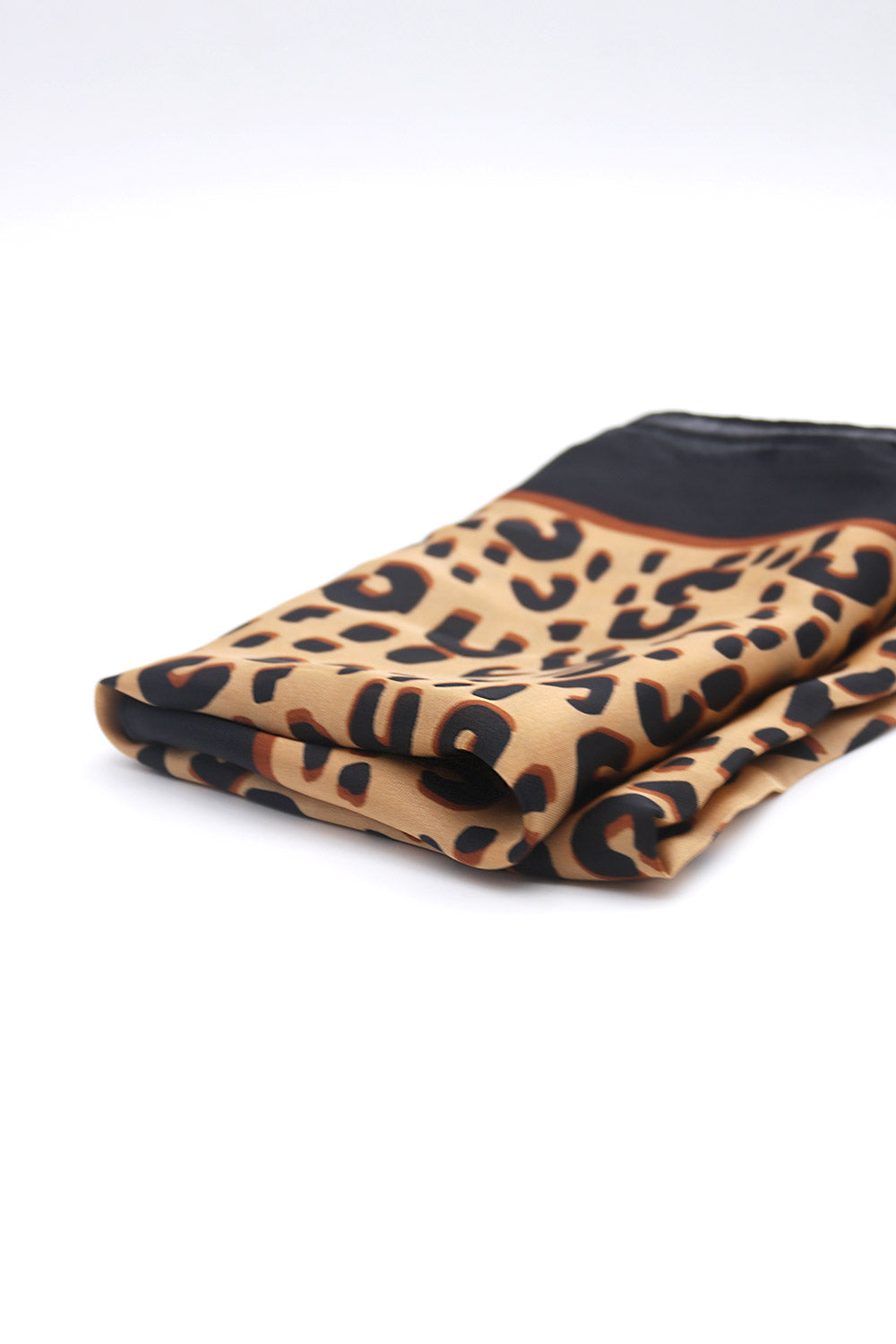 storets.com Sayla Leopard Print Scarf