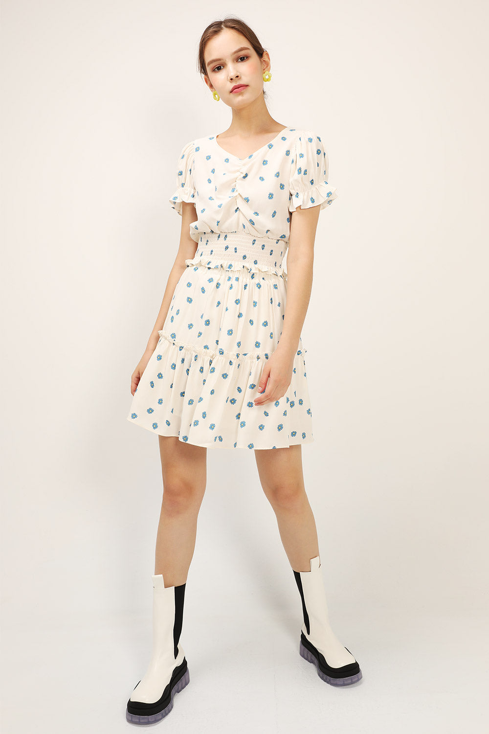 storets.com Kelly Daisy Printed Smocked Top