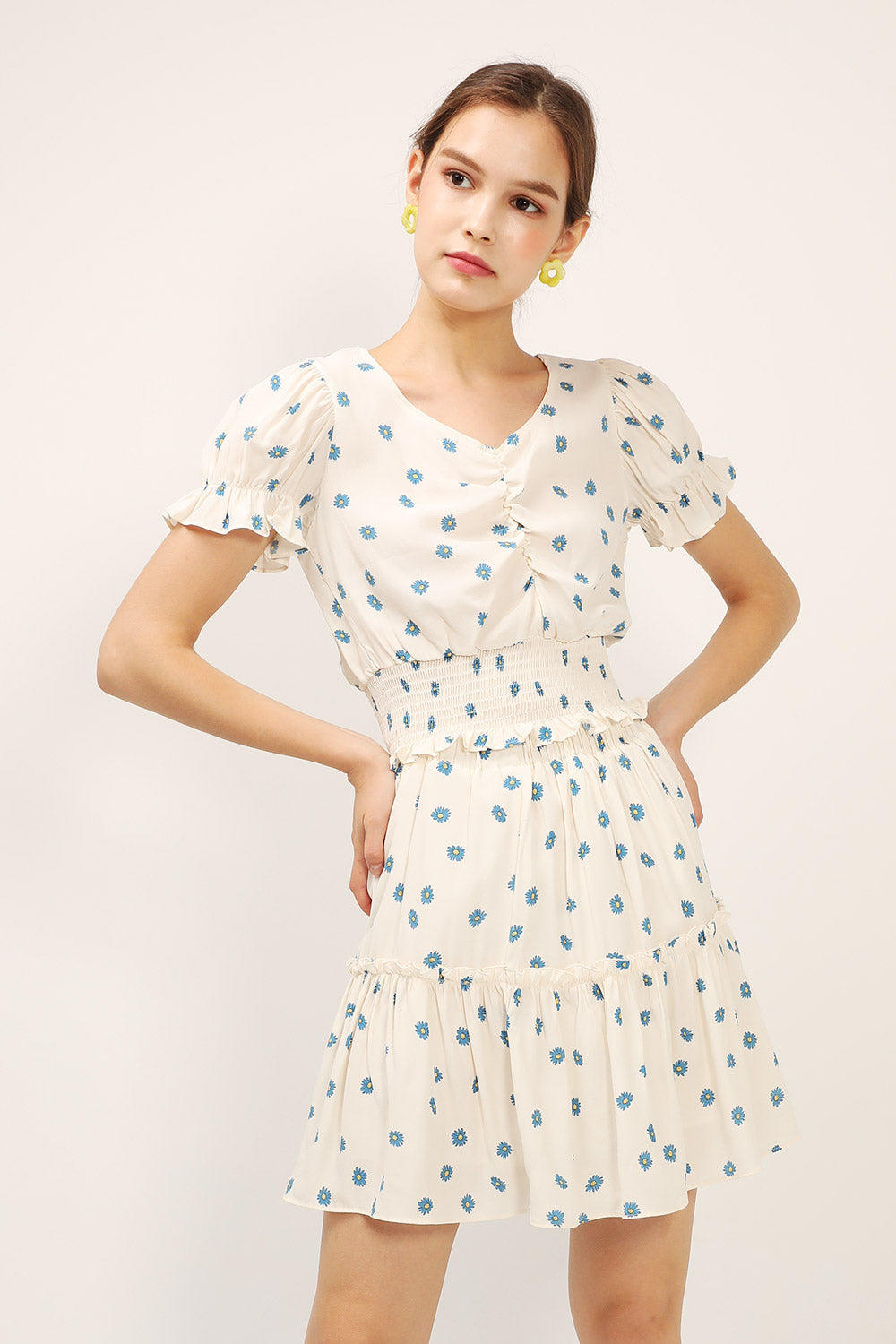 storets.com Kelly Daisy Printed Smocked Top