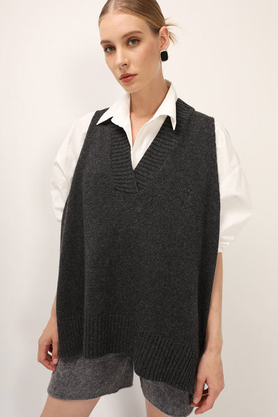 storets.com Lyla Oversized Knit Vest