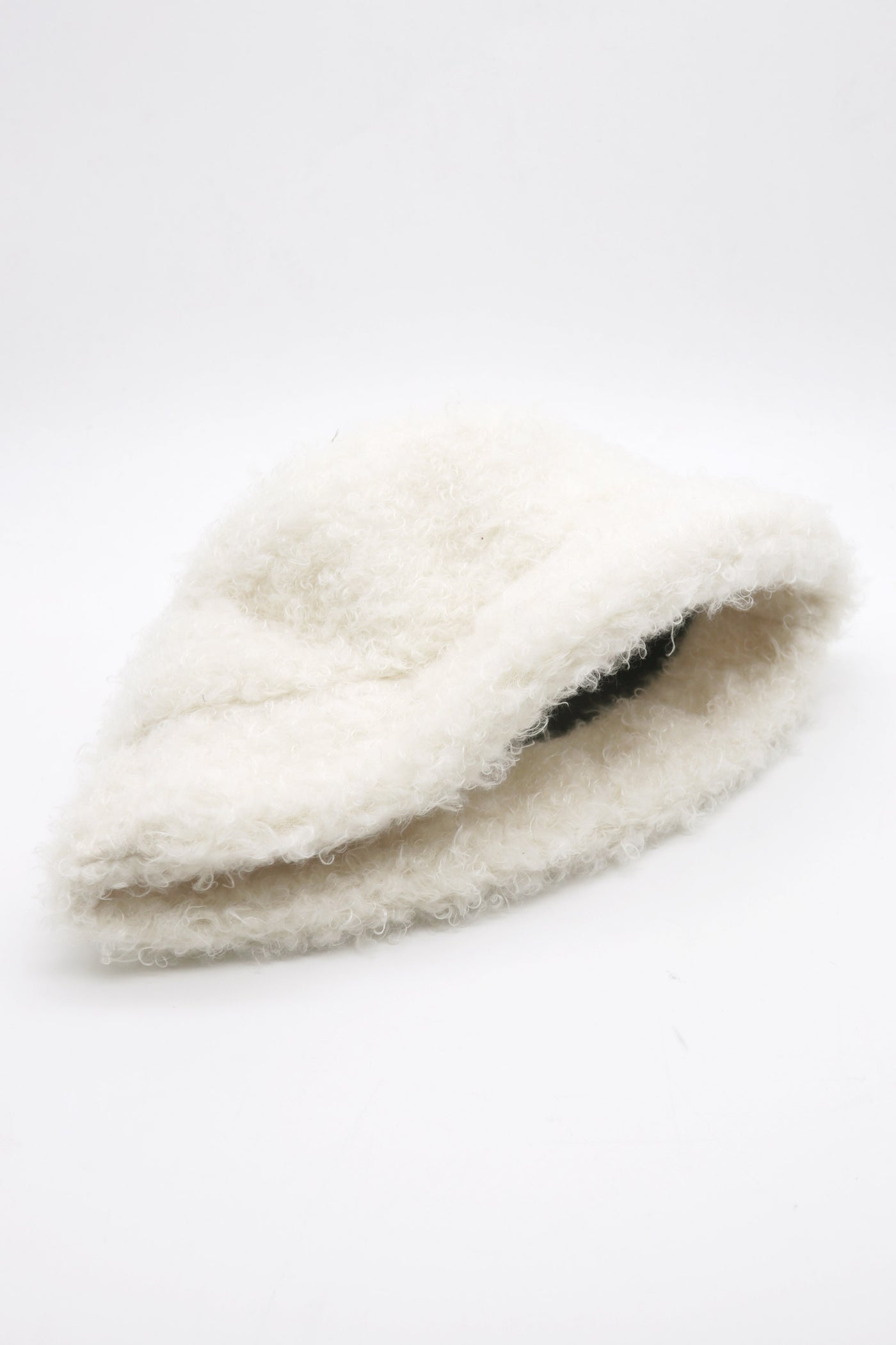 storets.com Kayla Teddy Bucket Hat