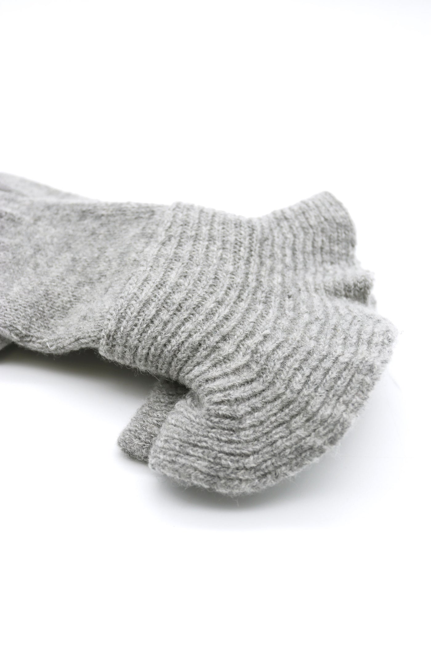 storets.com Gloria Ruffled Cuff Knit Gloves