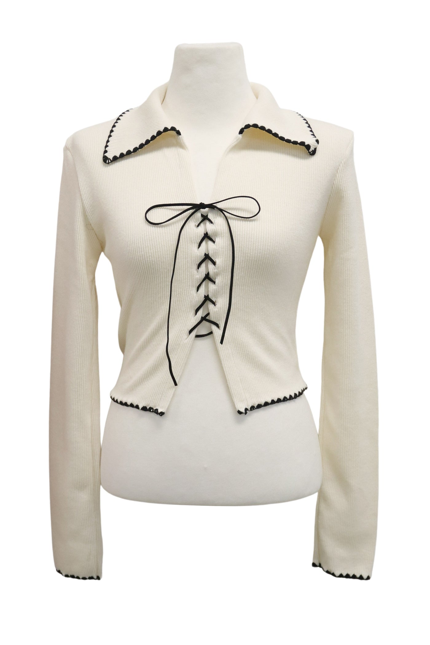 storets.com [NEW] Milla Open Front Crop Top