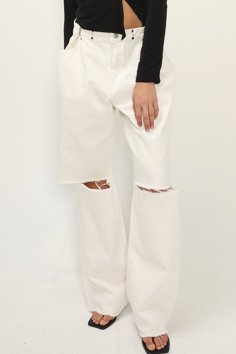 storets.com Vera Slash Cutout Jeans