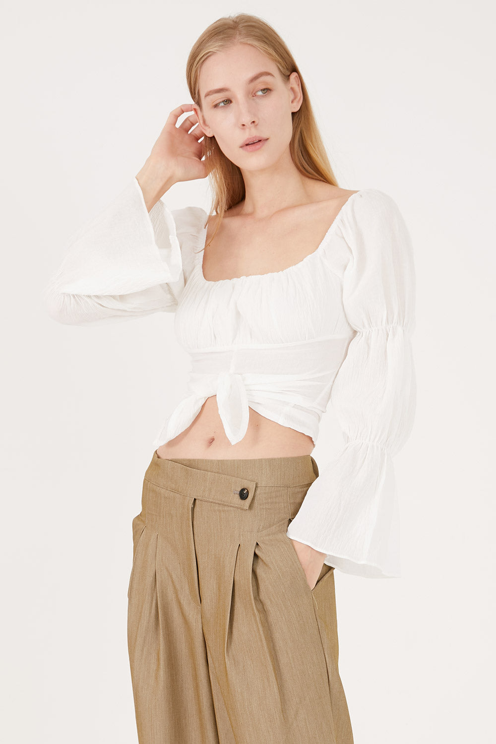 storets.com Danna Balloon Sleeve w/ Front Slit Blouse